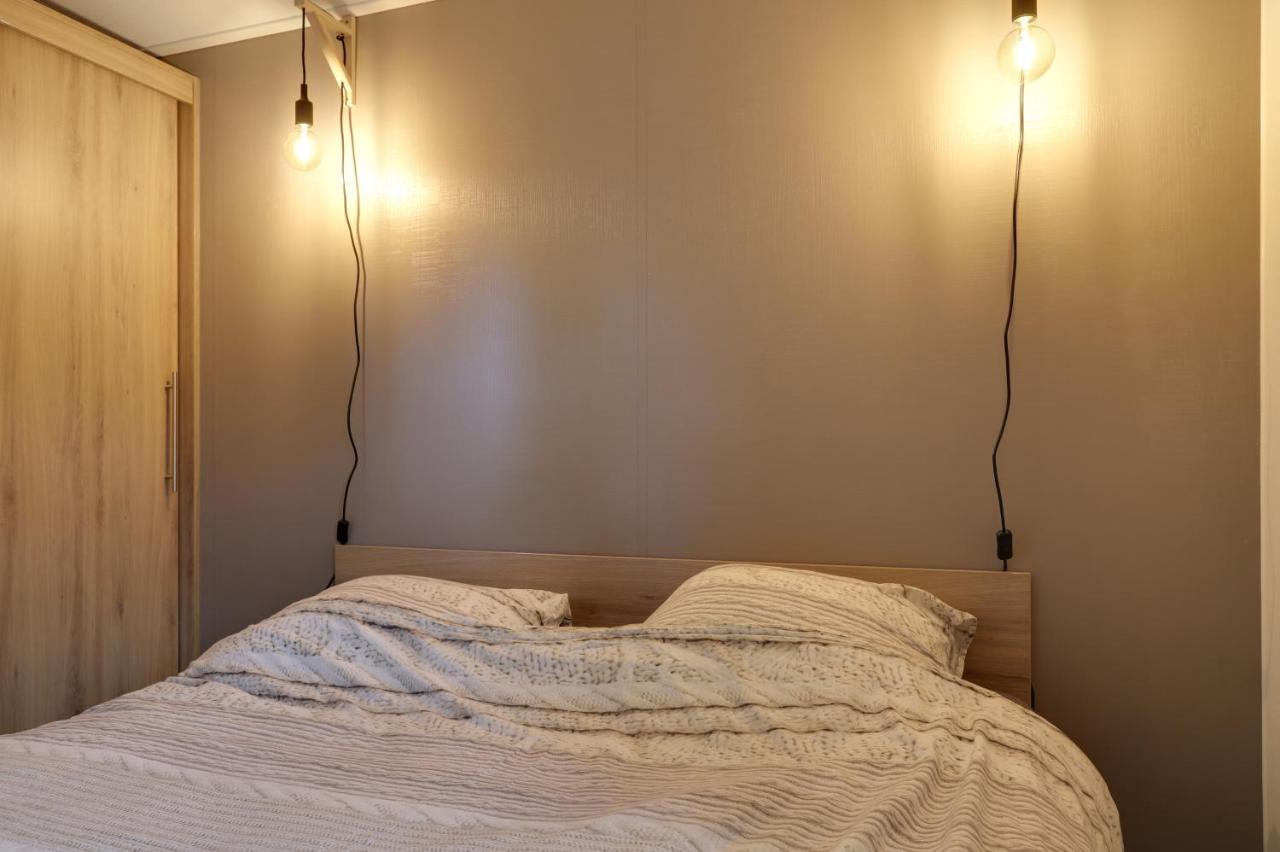 Oosterwolde  Landelijk Chalet 87 מראה חיצוני תמונה